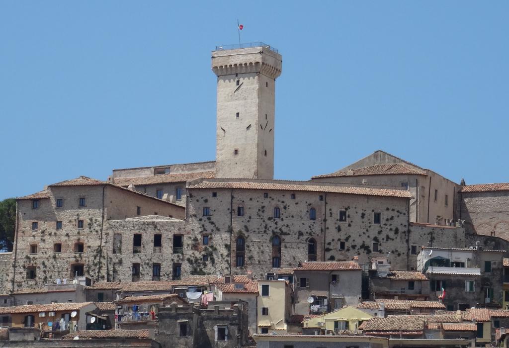 Castello Savelli Torlonia a Palombara Sabina (RM)