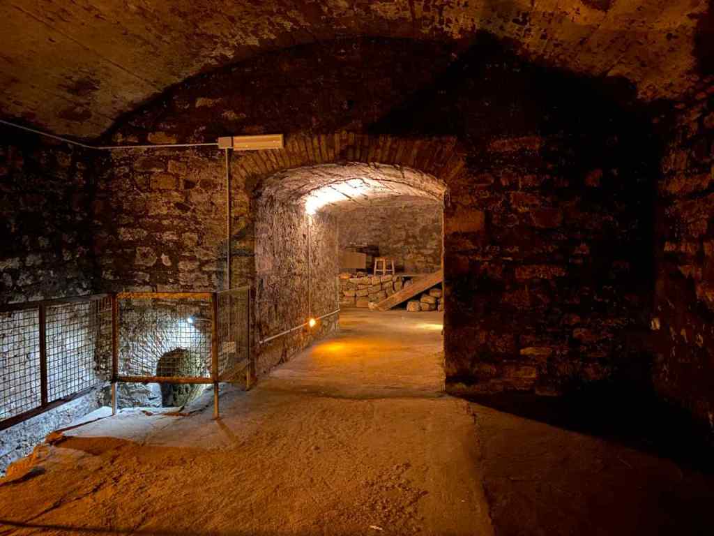 Vista di una delle gallerie della Viterbo Sotterrranea dell'itinerario ipogeo di via Chigi