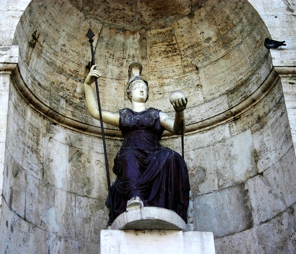 Statua della Dea Minerva al Campidoglio. Minerva era festeggiata il giorno 19 di marzo, pochi giorni prima o dopo l'equinozio di Primavera
