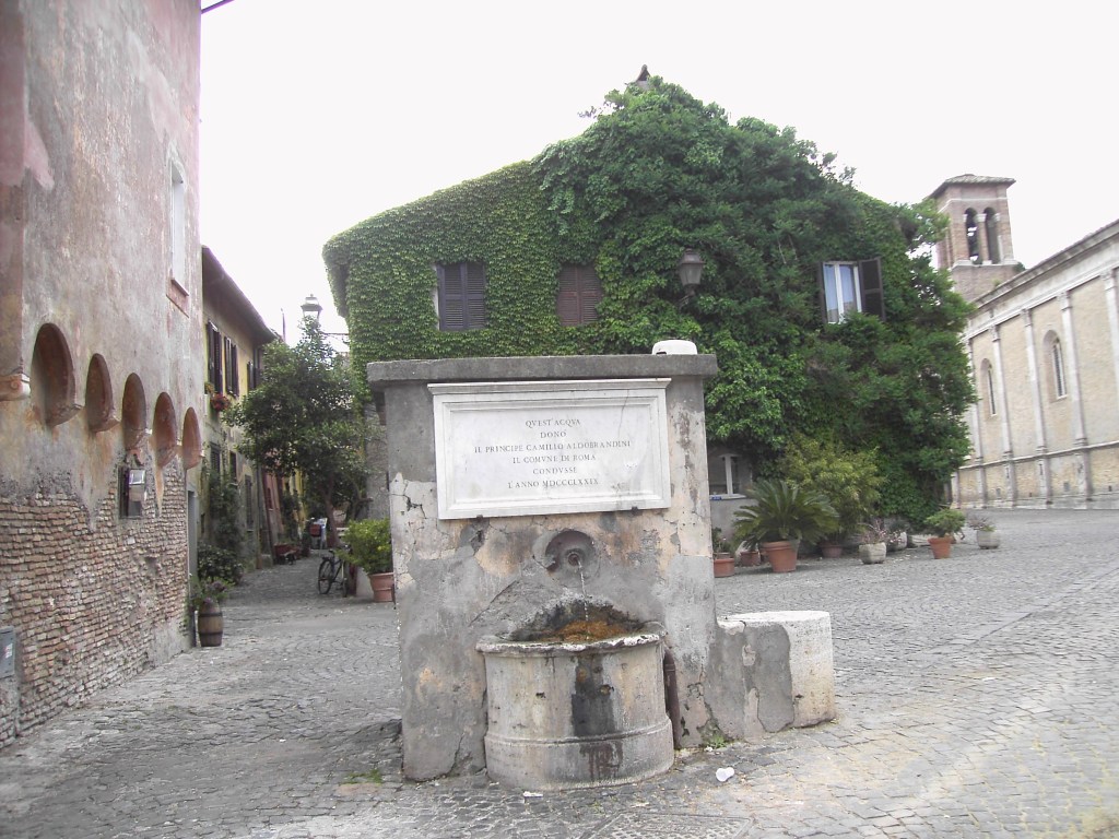 Borgo di Ostia Antica - Piazzetta e fontana
