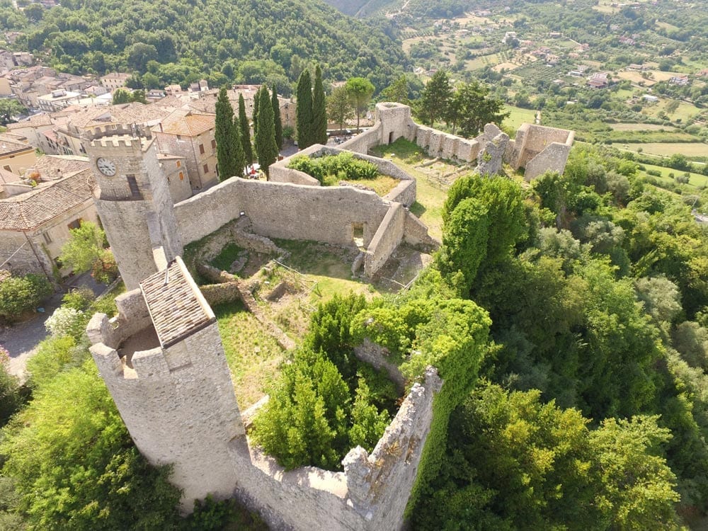 Pico e il Castello Farnese - Vista dall'alto - credits: Borghi più belli d'Italia