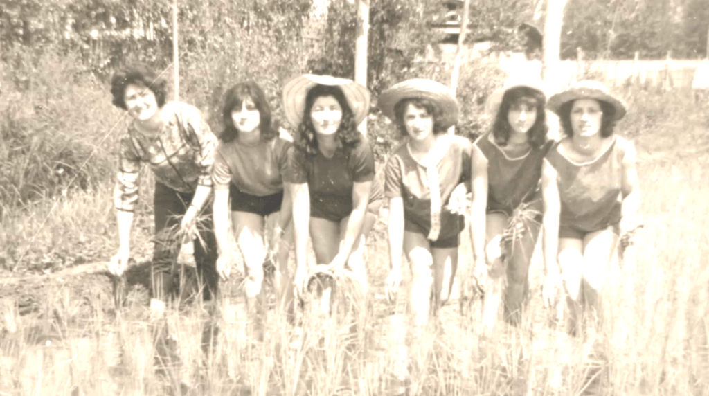 Gruppo di braccianti nel Lazio