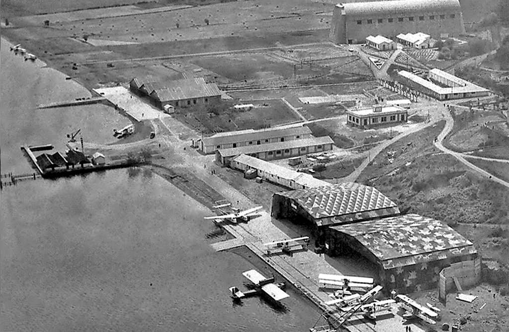 Foto storica dell'Idroscalo di Vigna di Valle, installato sulle sponde del Lago di Bracciano nel 1904