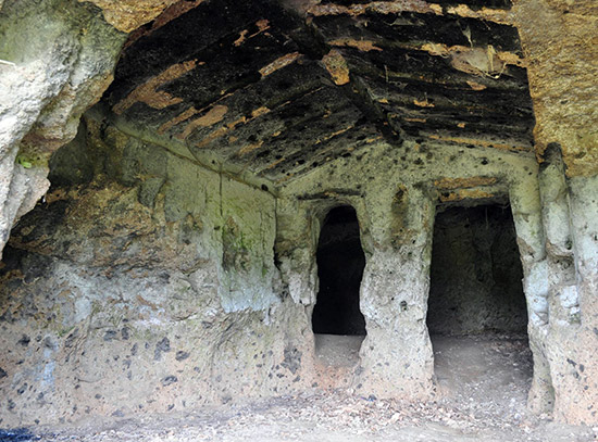 Necropoli di Centocamere Necropoli di Centocamere