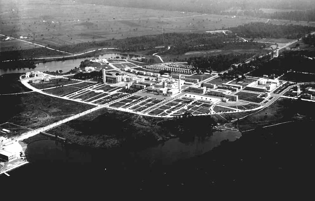Vista aerea di Sabaudia nel 1934, anno della sua fondazione.